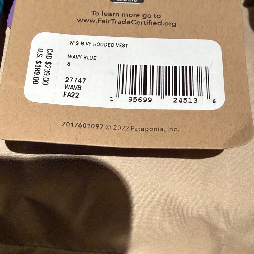 Patagonia NWT Women's Bivy Hooded Vest Blue and Tan Hooded Puffer Vest - Picture 10 of 10